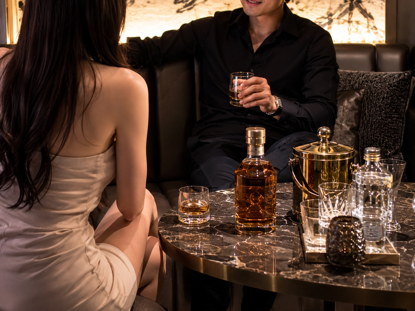 제주도 룸싸롱 실장 상담 후 편안하게 이어지는 술자리 분위기